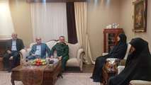 دیدار استاندار گیلان با خانواده شهید قلی‌پور در رشت 
